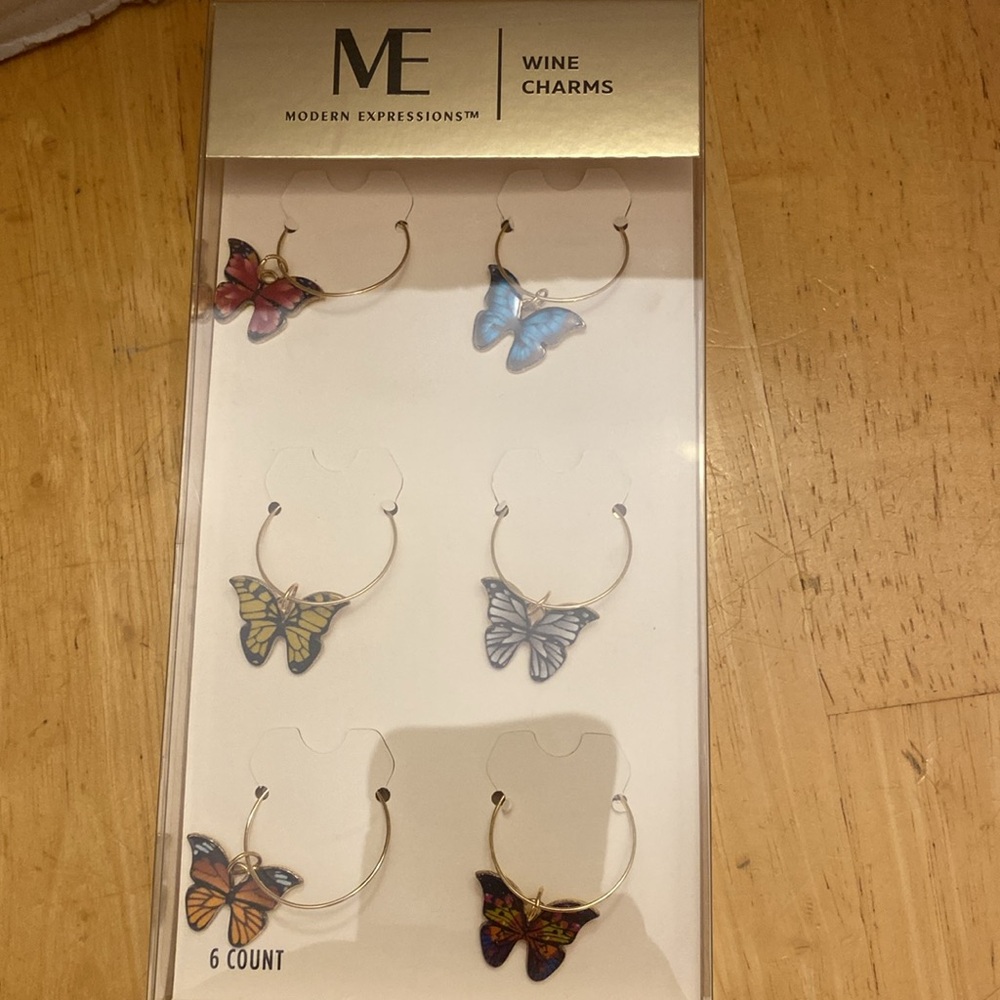 Butterfly wine charms Set of 6. NWT. NIP - Picture 3 of 5